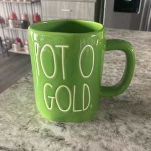 Rae Dunn pot o gold mug